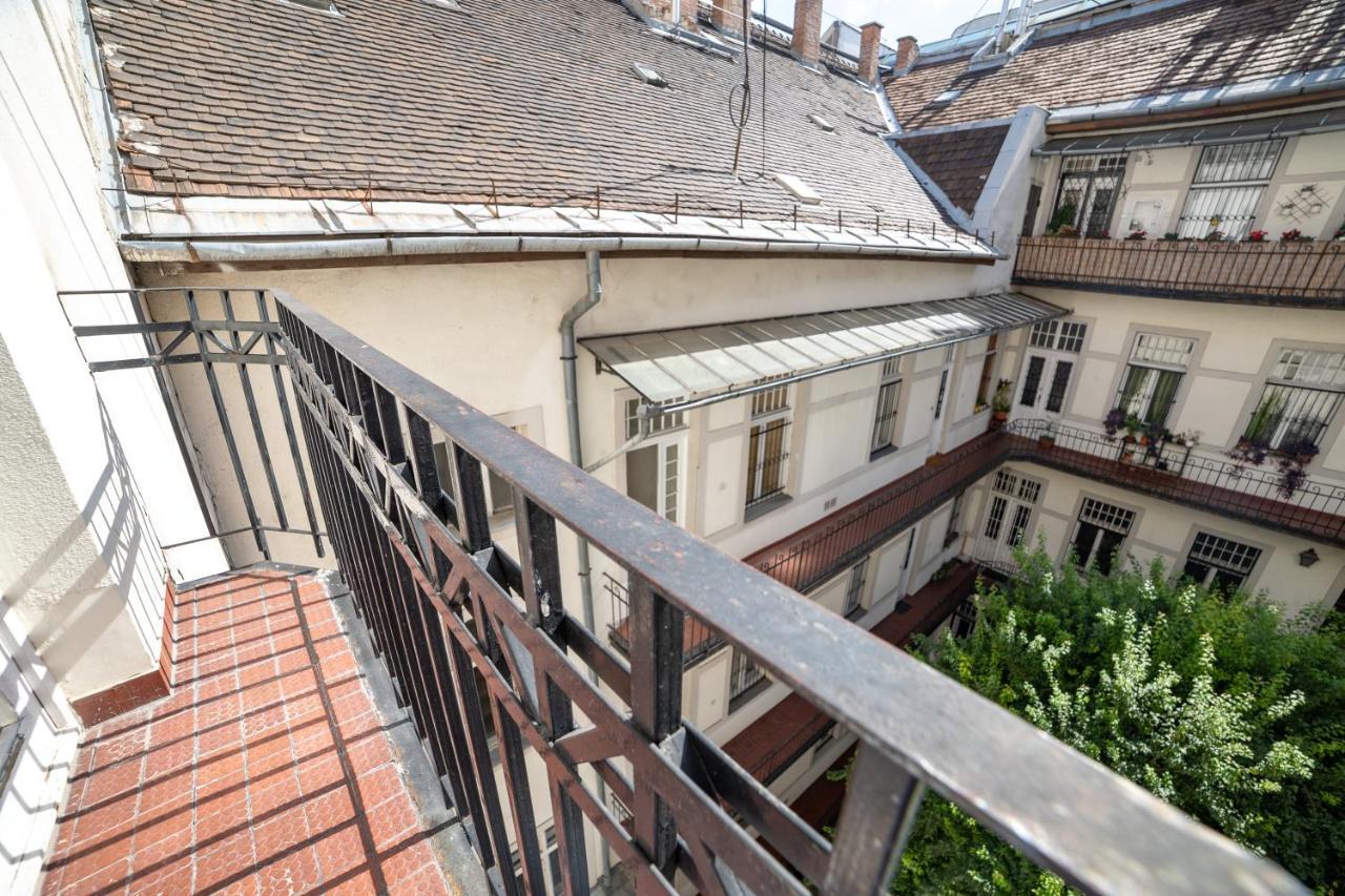 W25 Smart Apartment Budapest Exteriör bild