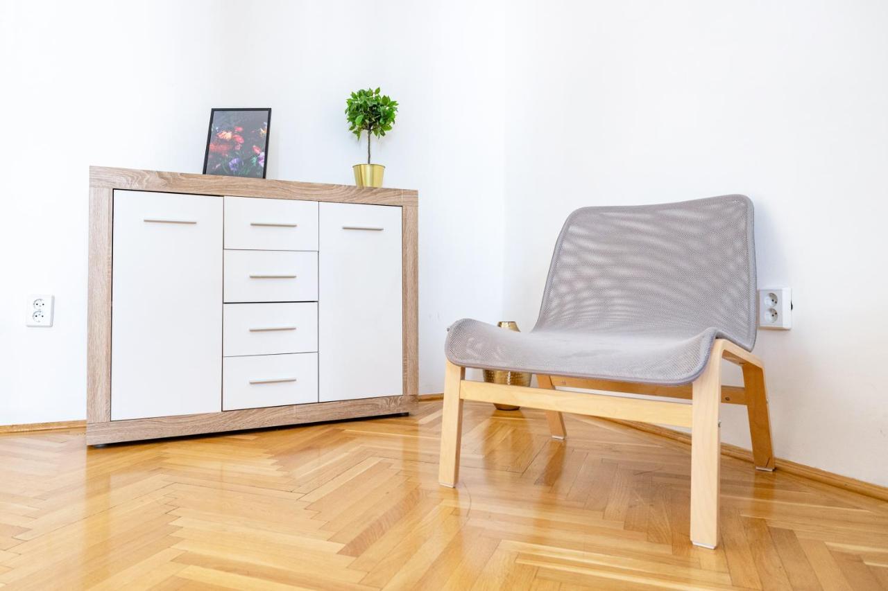 W25 Smart Apartment Budapest Exteriör bild