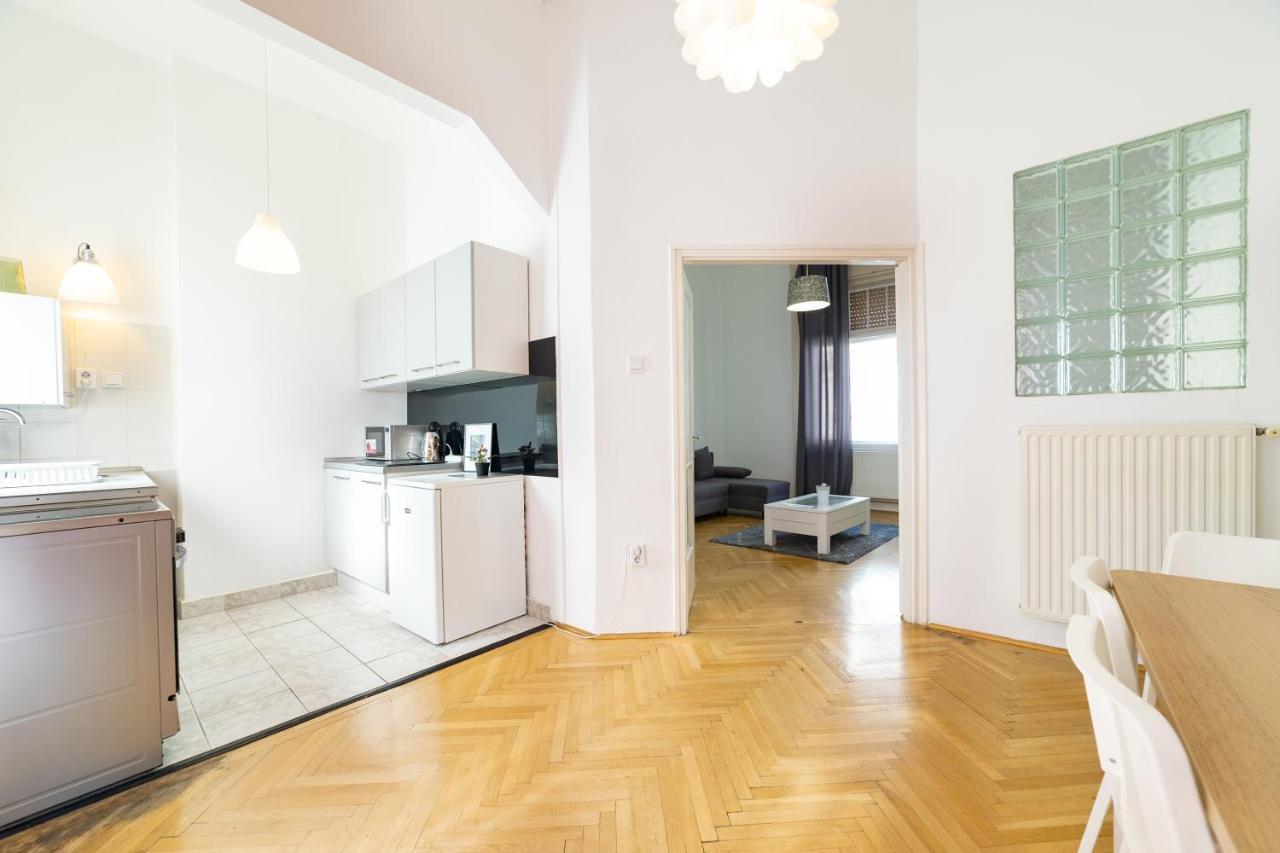 W25 Smart Apartment Budapest Exteriör bild